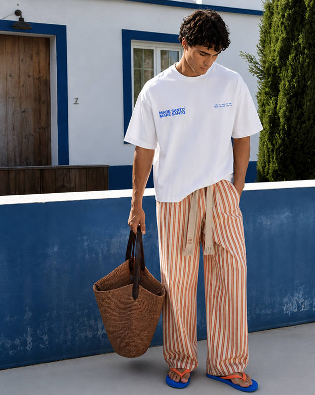 OTRO BESO Tee – White
