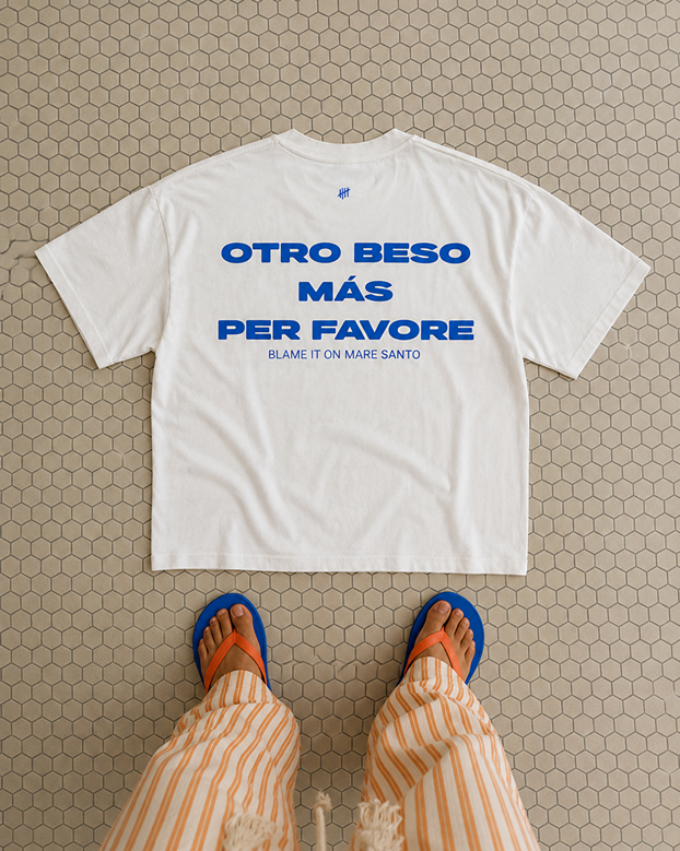 OTRO BESO Tee – White