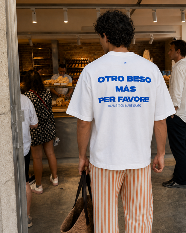 OTRO BESO Tee – White
